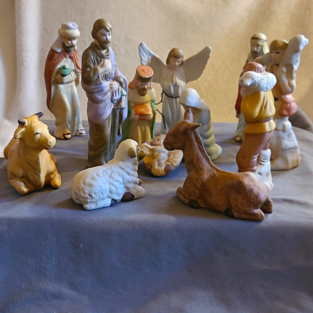 Vtg Ceramic Nativity Figurine Set Hand Painted Made in Taiwan ROC Christmas 12pc